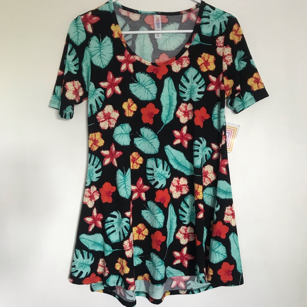 NWT🏷 LULAROE Perfect Tee